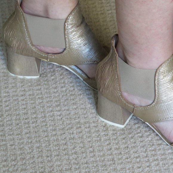INGLEDEWS-METALLIC GOLD PEEP TOE SANDALS - Picture 4 of 14